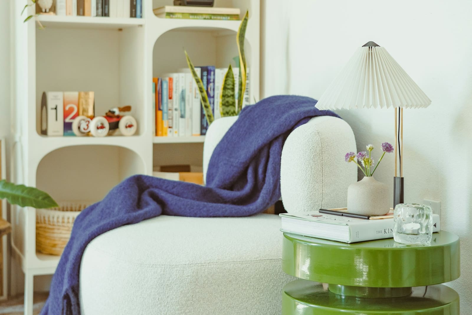 Introvert, Extrovert or Ambivert? What the Labels Really Mean article cover